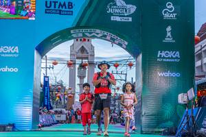 BIB: 3146
                            <button type="button" onclick="openModal(21794622)" class="btn btn-primary btn-sm float-right btn-popup" data-toggle="modal" data-target=".modal-high-quality">
                        <i class="fas fa-shopping-cart"></i> Add to Cart
                    </button>
                                            <button type="button" onclick="isThisMe(21794622, true)" class="btn btn-success btn-sm float-right btn-popup btn-isme hidden" data-toggle="tooltip" data-placement="bottom" title="นี่คือรูปของคุณใช่ไหม คลิกที่นี่เพื่อเอาเข้าอัลบั้ม">
                        <i class="fas fa-plus"></i> Add to album
                    </button>
                    <button type="button" onclick="isThisMe(21794622, false)" class="btn btn-warning btn-sm float-right btn-popup btn-isnotme hidden">
                        <i class="fas fa-ban"></i> Remove from album
                    </button>